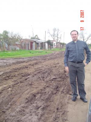 SEAMOS SOLIDARIOS CON LOS QUE MÁS LO NECESITAN